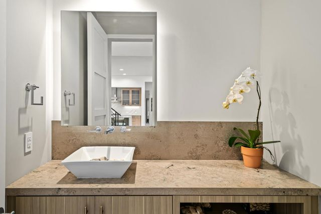 188 Blue Moon Drive, Palm Springs, CA 92262