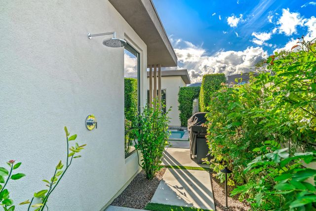 188 Blue Moon Drive, Palm Springs, CA 92262