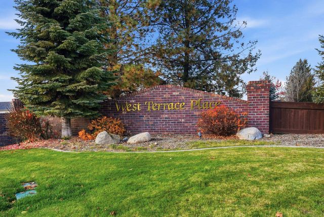 7916 S Parway Ln, Cheney, WA 99004