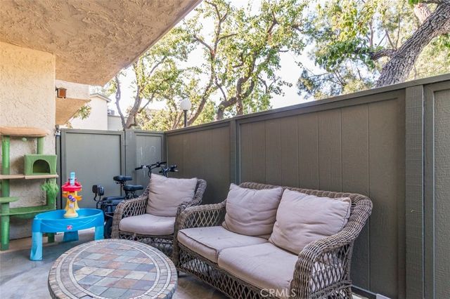 25811 Tournament H5, Valencia, CA 91355