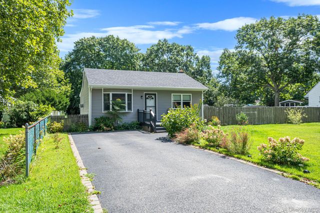 12 Allanwood Drive, Shirley, NY 11967
