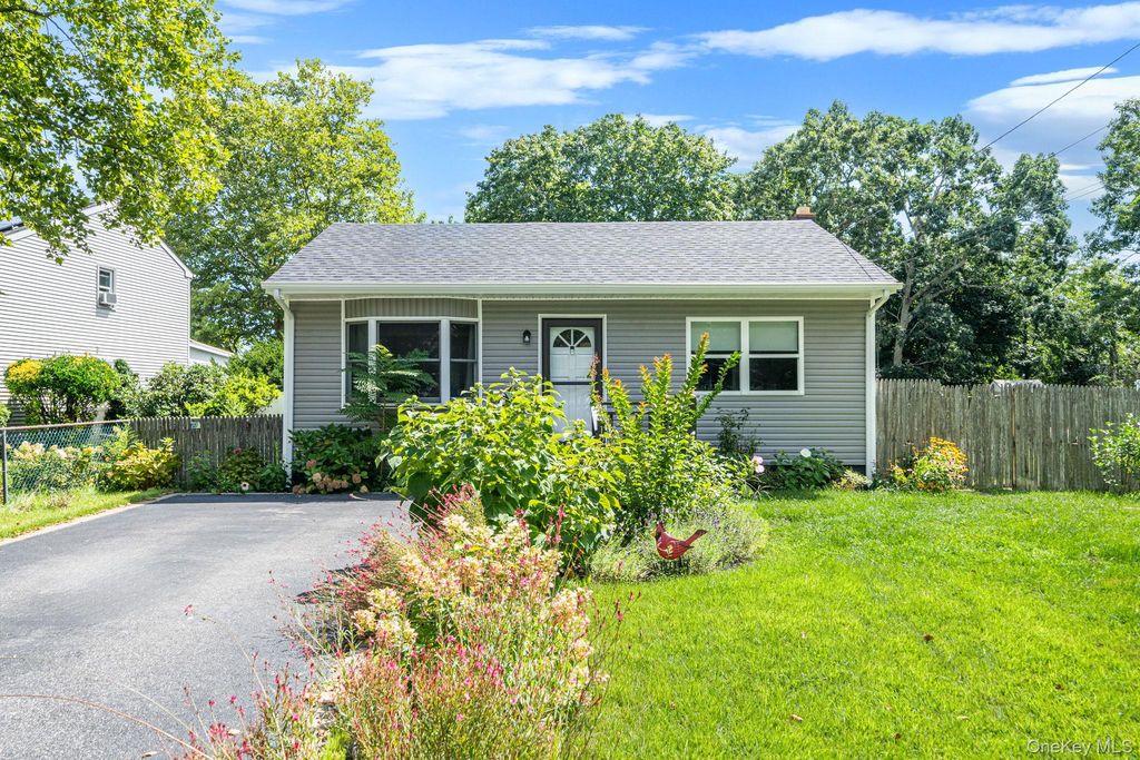12 Allanwood Drive, Shirley, NY 11967