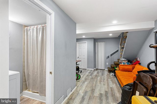 223 LONG LN, Upper Darby, PA 19082