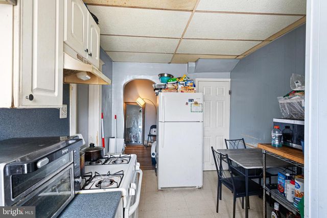 223 LONG LN, Upper Darby, PA 19082