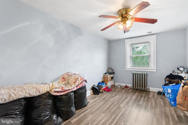 223 LONG LN, Upper Darby, PA 19082
