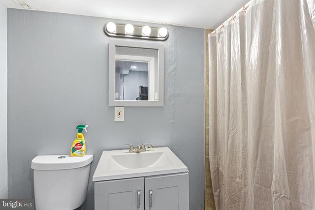 223 LONG LN, Upper Darby, PA 19082