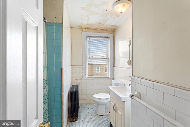 223 LONG LN, Upper Darby, PA 19082