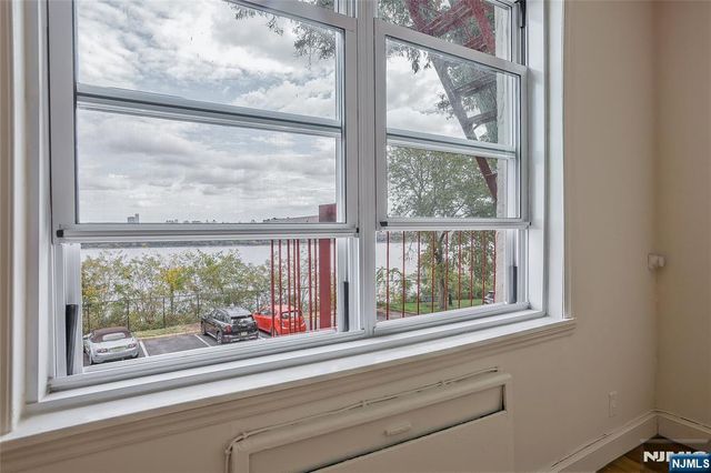 8400 JFK Blvd E 2B, North Bergen, NJ 07047