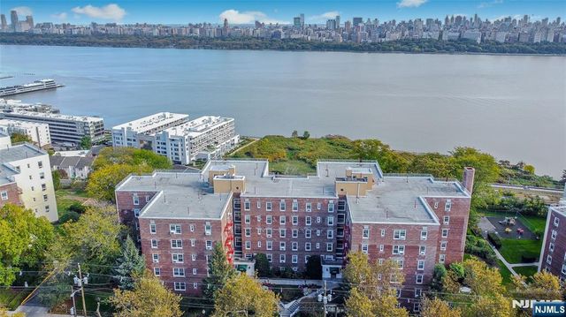 8400 JFK Blvd E 2B, North Bergen, NJ 07047