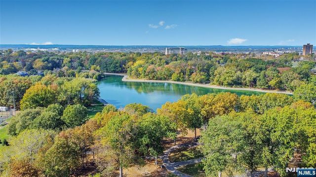 8400 JFK Blvd E 2B, North Bergen, NJ 07047