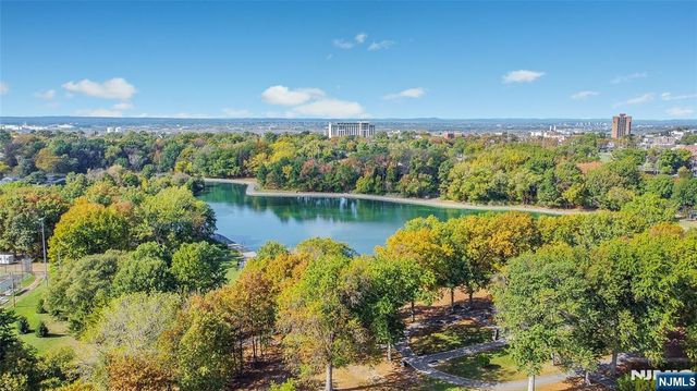 8400 JFK Blvd E 2B, North Bergen, NJ 07047