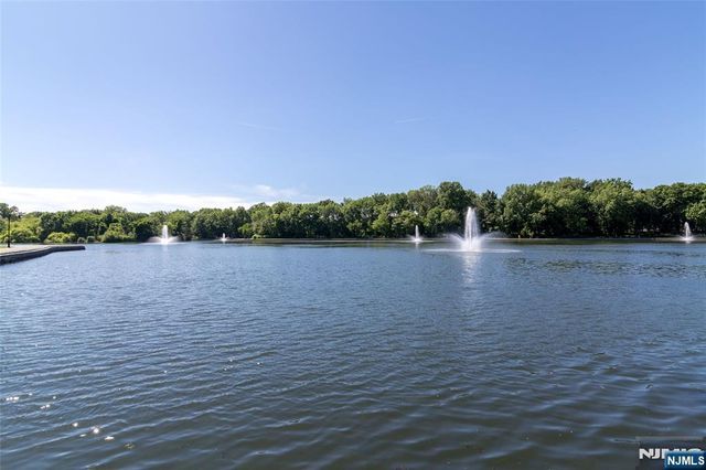 8400 JFK Blvd E 2B, North Bergen, NJ 07047