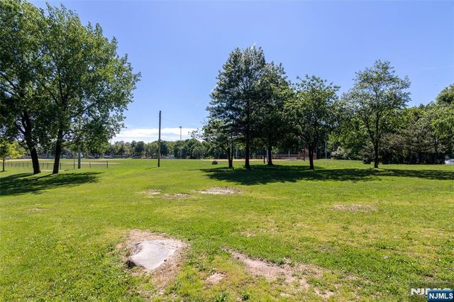 8400 JFK Blvd E 2B, North Bergen, NJ 07047