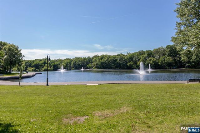 8400 JFK Blvd E 2B, North Bergen, NJ 07047