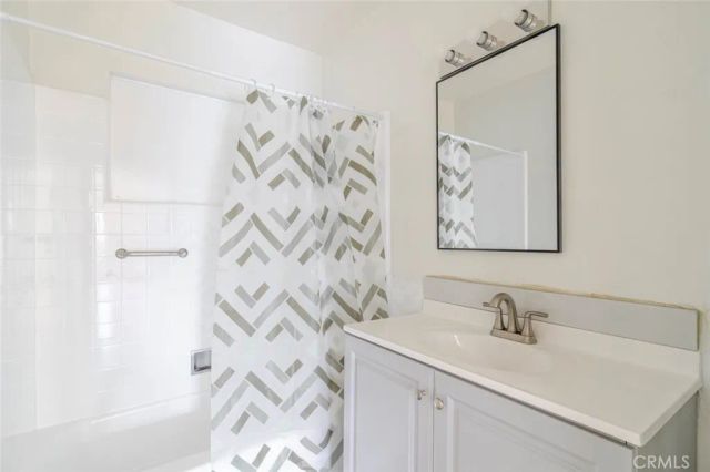 4514 Franklin Avenue 5, Los Angeles, CA 90027
