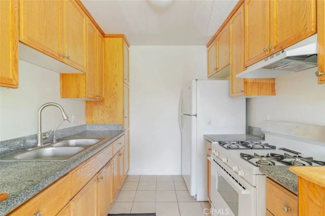 4514 Franklin Avenue 5, Los Angeles, CA 90027