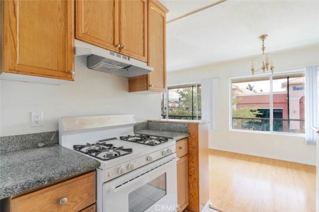 4514 Franklin Avenue 5, Los Angeles, CA 90027