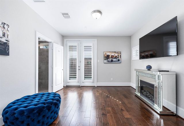 11027 Acorn Falls Drive, Houston, TX 77043