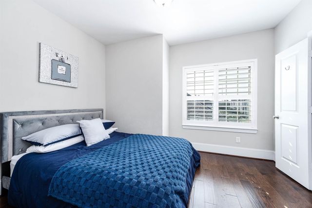 11027 Acorn Falls Drive, Houston, TX 77043