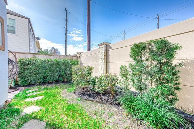 11027 Acorn Falls Drive, Houston, TX 77043