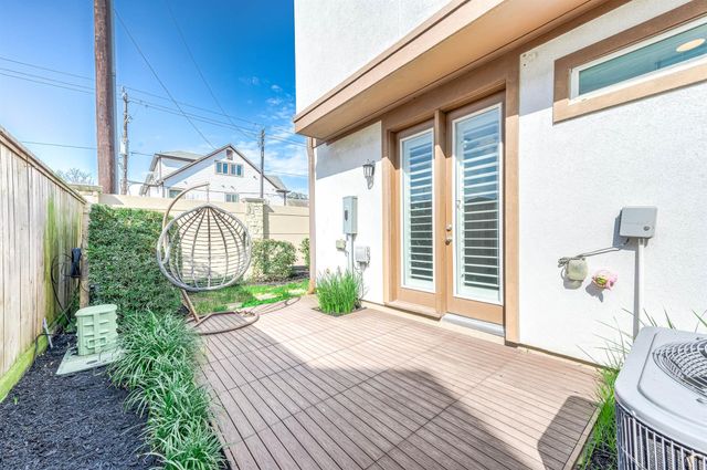 11027 Acorn Falls Drive, Houston, TX 77043