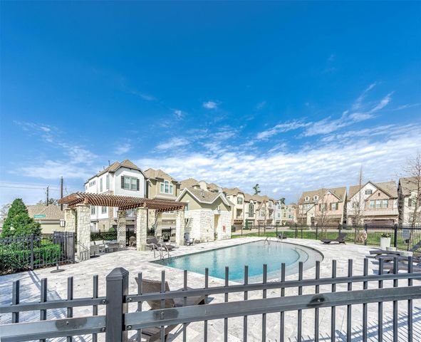 11027 Acorn Falls Drive, Houston, TX 77043