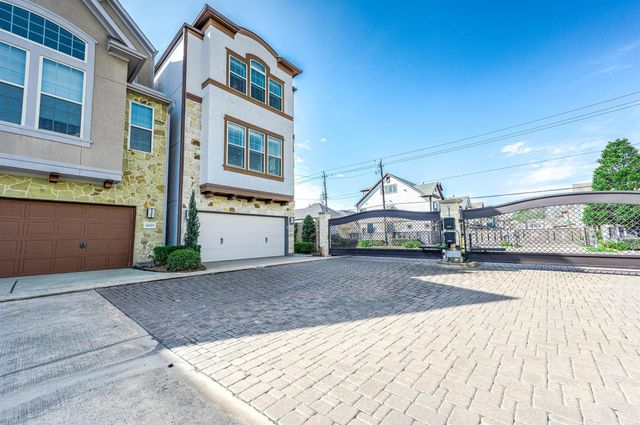 11027 Acorn Falls Drive, Houston, TX 77043