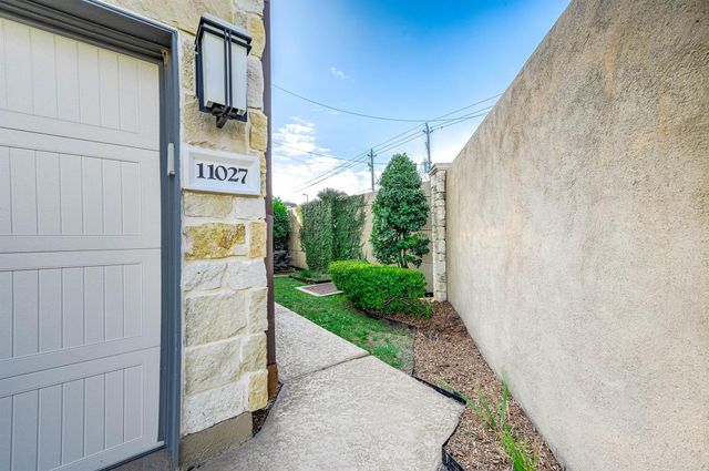 11027 Acorn Falls Drive, Houston, TX 77043