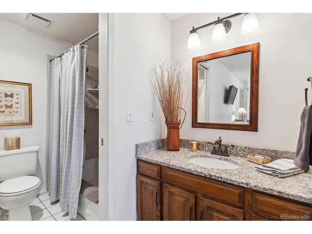 2437 E Geddes Pl, Centennial, CO 80122