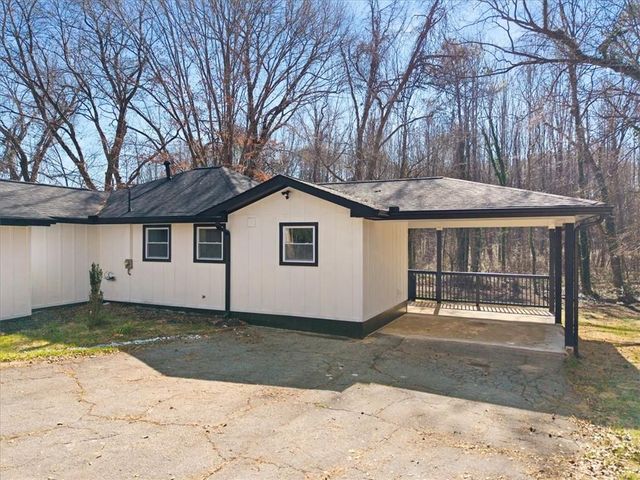 1027 N Born Road, Stone Mountain, GA 30088