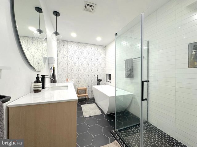 717 BROOK ST, Bryn Mawr, PA 19010
