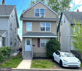 717 BROOK ST, Bryn Mawr, PA 19010