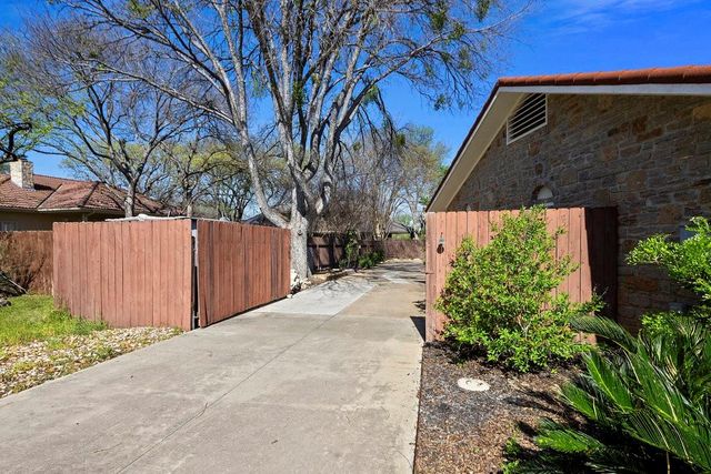 408 Silver Spur, Horseshoe Bay, TX 78657