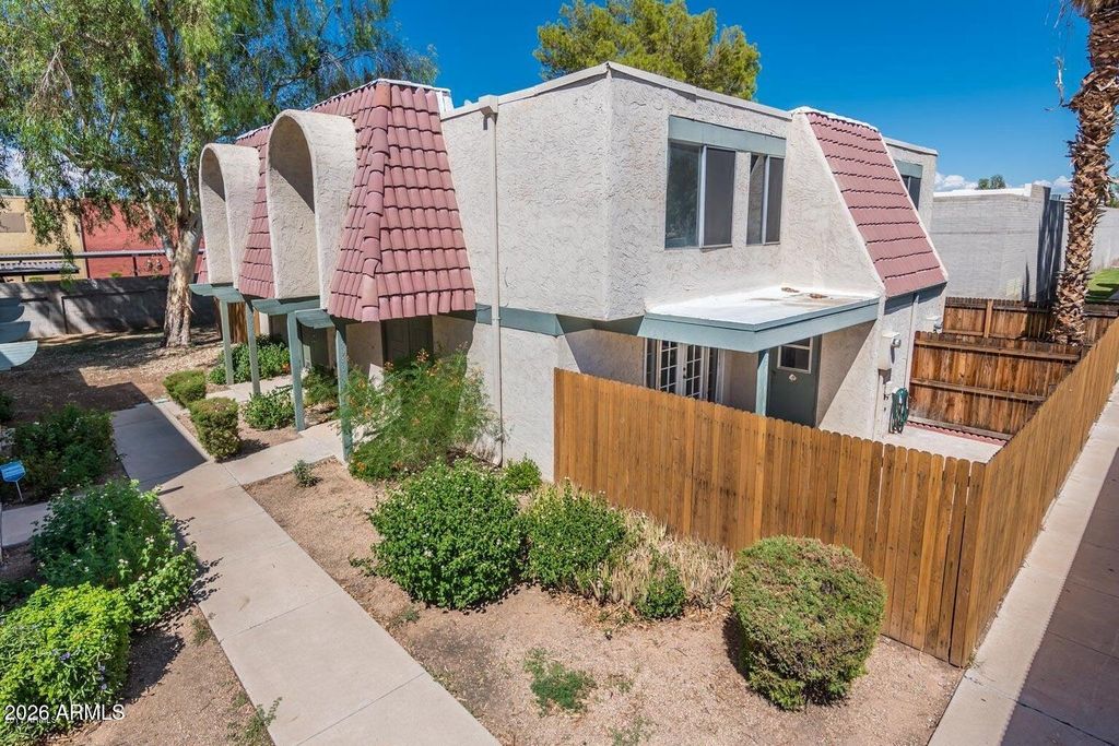 5940 W TOWNLEY Avenue, Glendale, AZ 85302