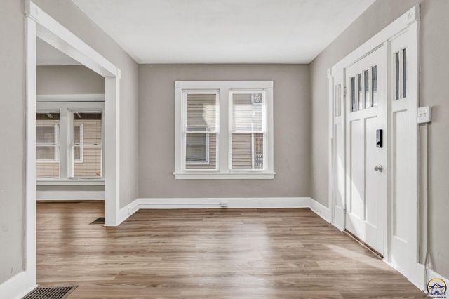 1270 SW Lane ST, Topeka, KS 66604