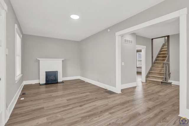 1270 SW Lane ST, Topeka, KS 66604