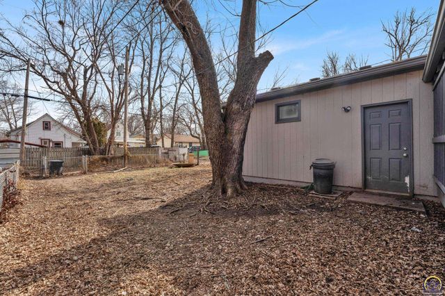 1270 SW Lane ST, Topeka, KS 66604