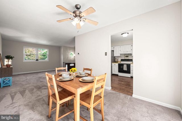 4 HILLCREST DR, Downingtown, PA 19335