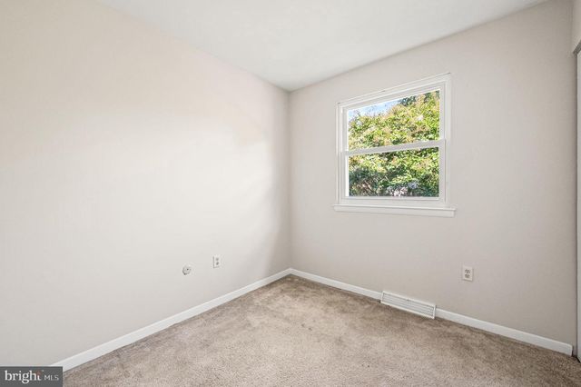 4 HILLCREST DR, Downingtown, PA 19335