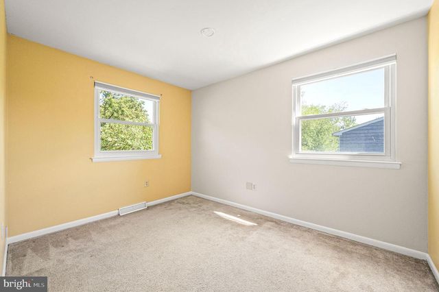 4 HILLCREST DR, Downingtown, PA 19335