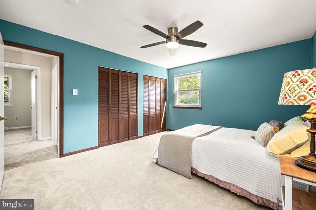 4 HILLCREST DR, Downingtown, PA 19335