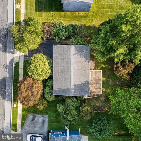 4 HILLCREST DR, Downingtown, PA 19335