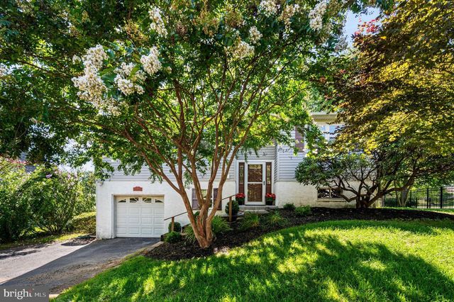 4 HILLCREST DR, Downingtown, PA 19335