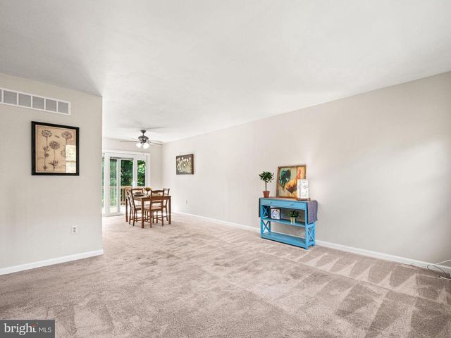 4 HILLCREST DR, Downingtown, PA 19335
