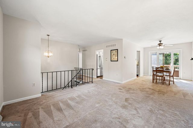 4 HILLCREST DR, Downingtown, PA 19335