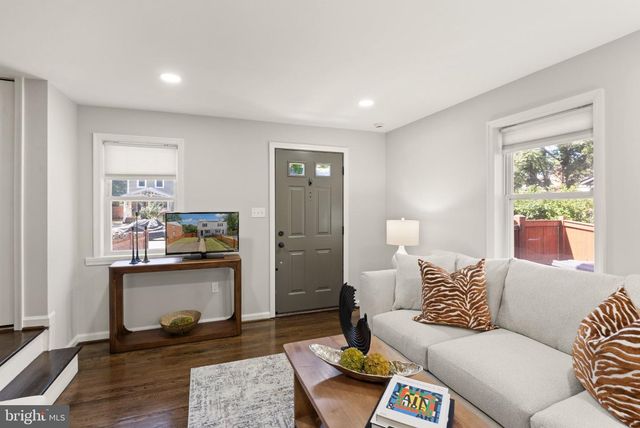 2314 VICTORY DR, Alexandria, VA 22303