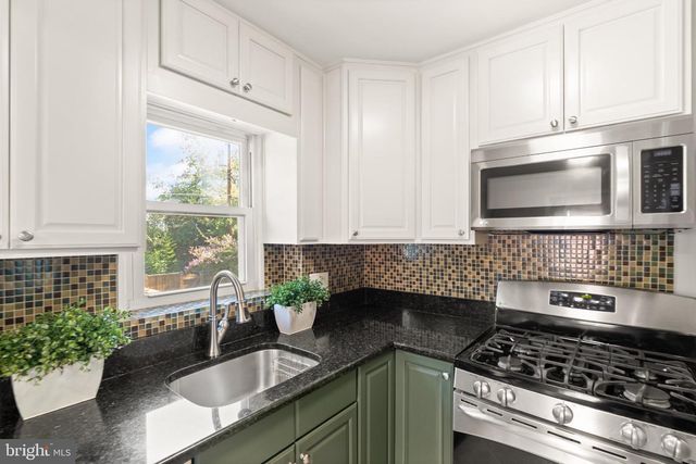 2314 VICTORY DR, Alexandria, VA 22303