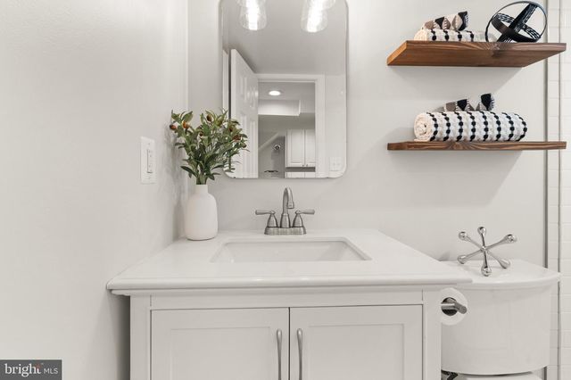 2314 VICTORY DR, Alexandria, VA 22303