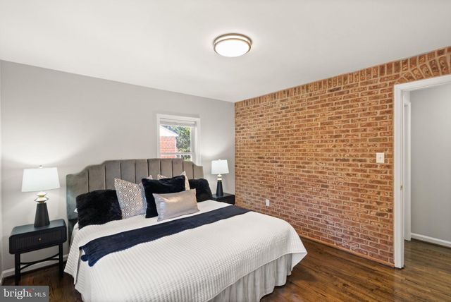 2314 VICTORY DR, Alexandria, VA 22303