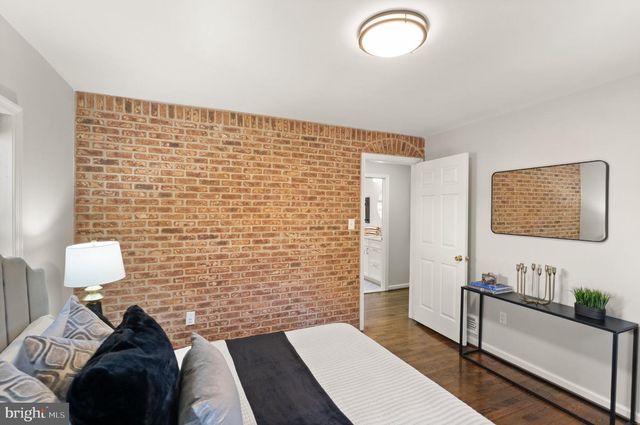 2314 VICTORY DR, Alexandria, VA 22303